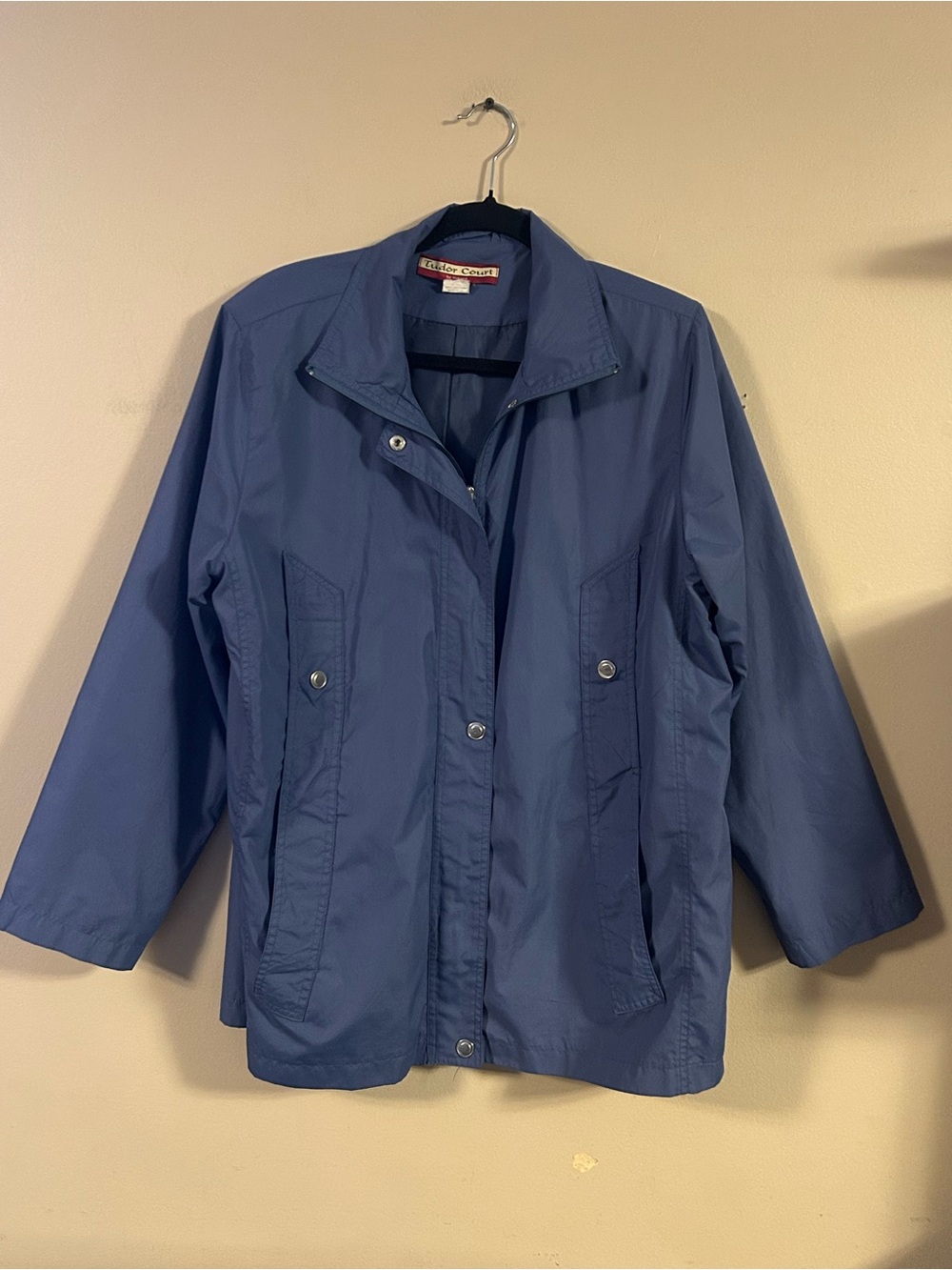 Tudor Court Bluish-Purple Lightweight Snap-Front Jacket – L